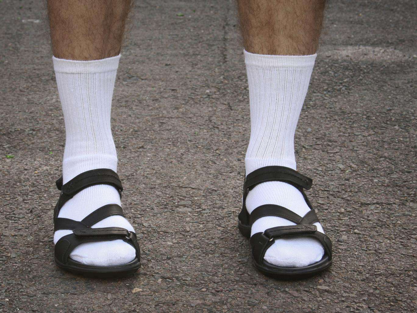 socks-sandals2